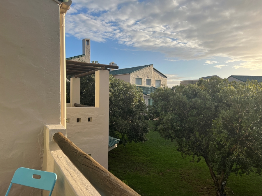 To Let 2 Bedroom Property for Rent in Greenways Golf Estate Western Cape